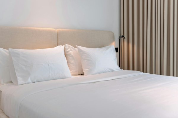 Quels conseils pour louer une maison de vacances en Bretagne avec des cours de cuisine et des excursions en mer?